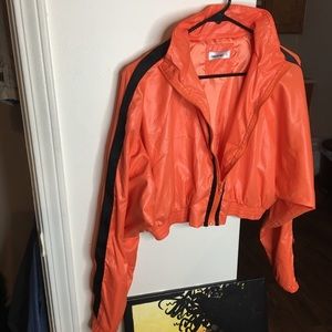 Cropped windbreaker